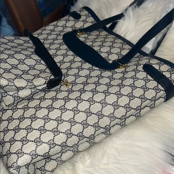 🔥GUCCI BUNDLE🔥Navy and Beige Women's Bundle Tote & Make up/Clutch Bags - Picture 5 of 5